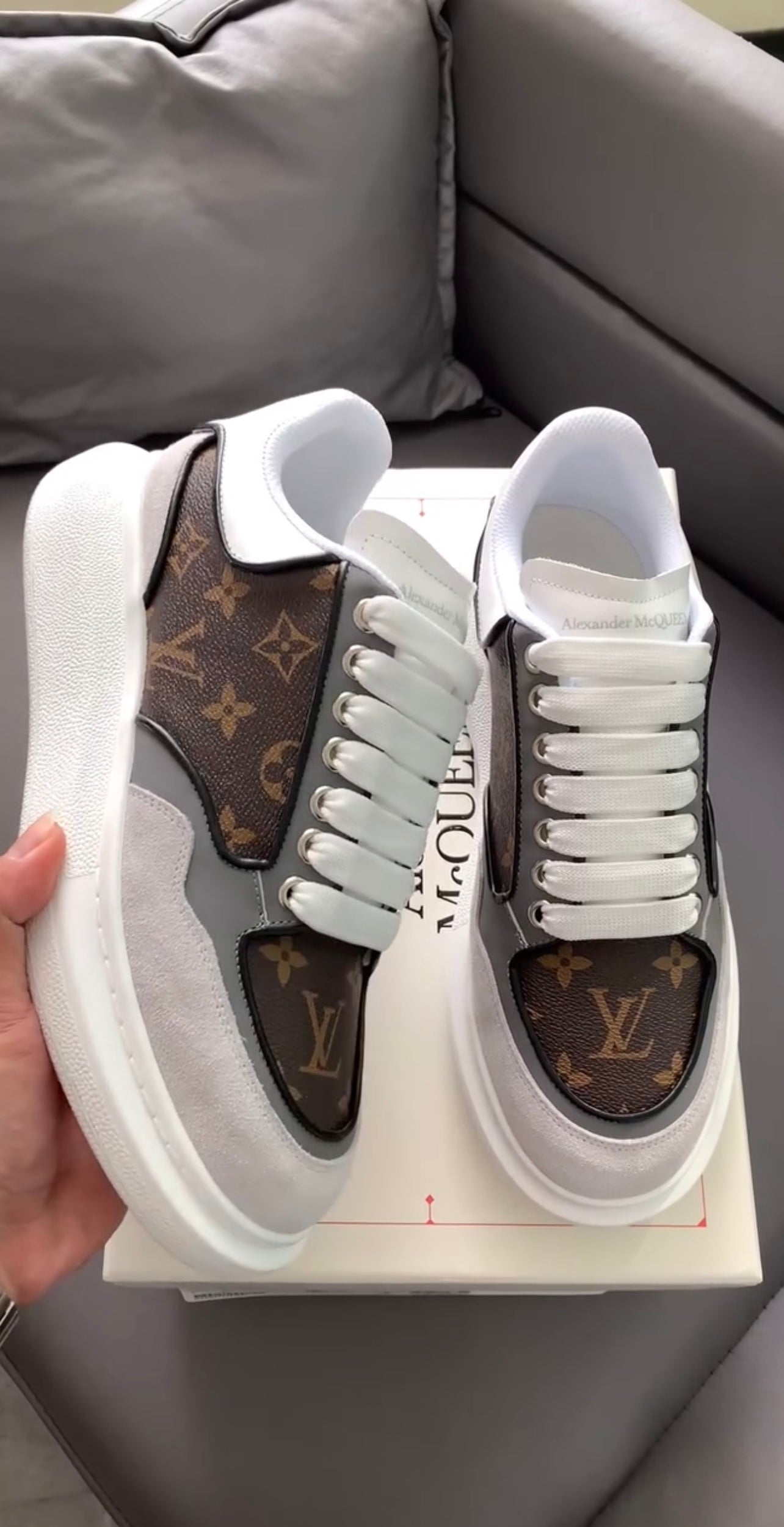 LV